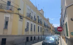La Casita De La Puerta De Carmona